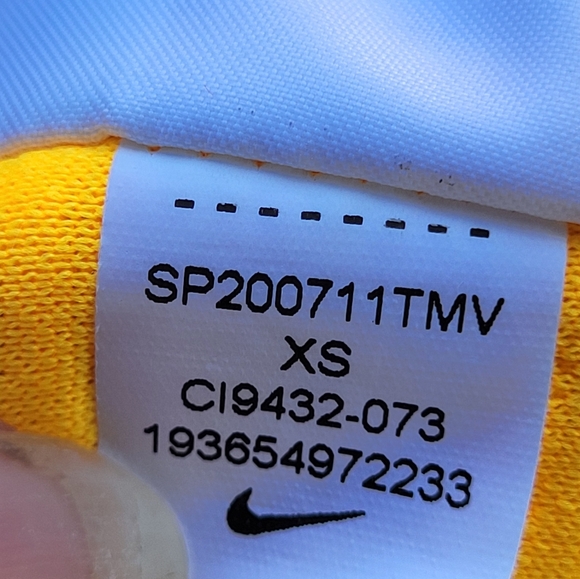 Nike Women's Tan and Yellow Ready Tech Full Zip Crop Hooded Jacket - Size XS - Picture 7 of 7